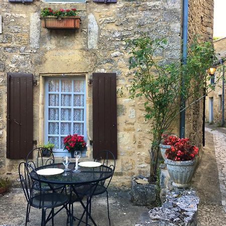 La Petite Maison Beynac-et-Cazenac Exterior photo