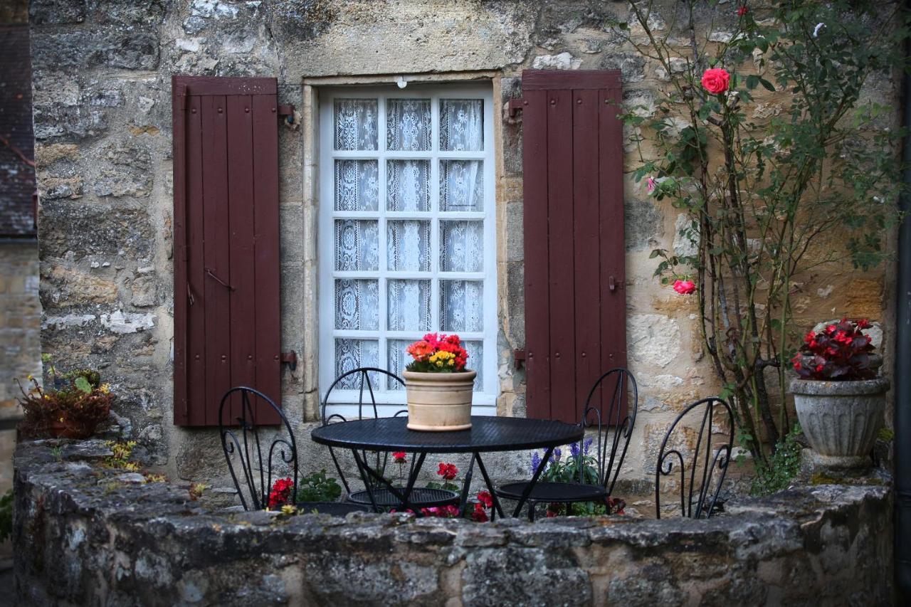 La Petite Maison Beynac-et-Cazenac Exterior photo